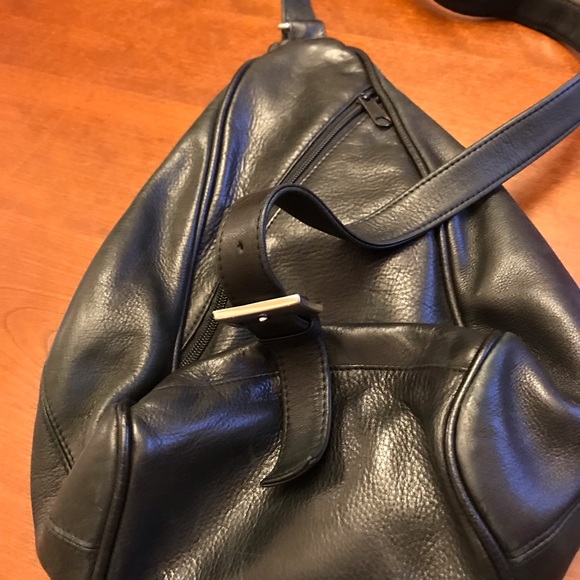Tignanello should strap leather purse - Picture 3 of 6